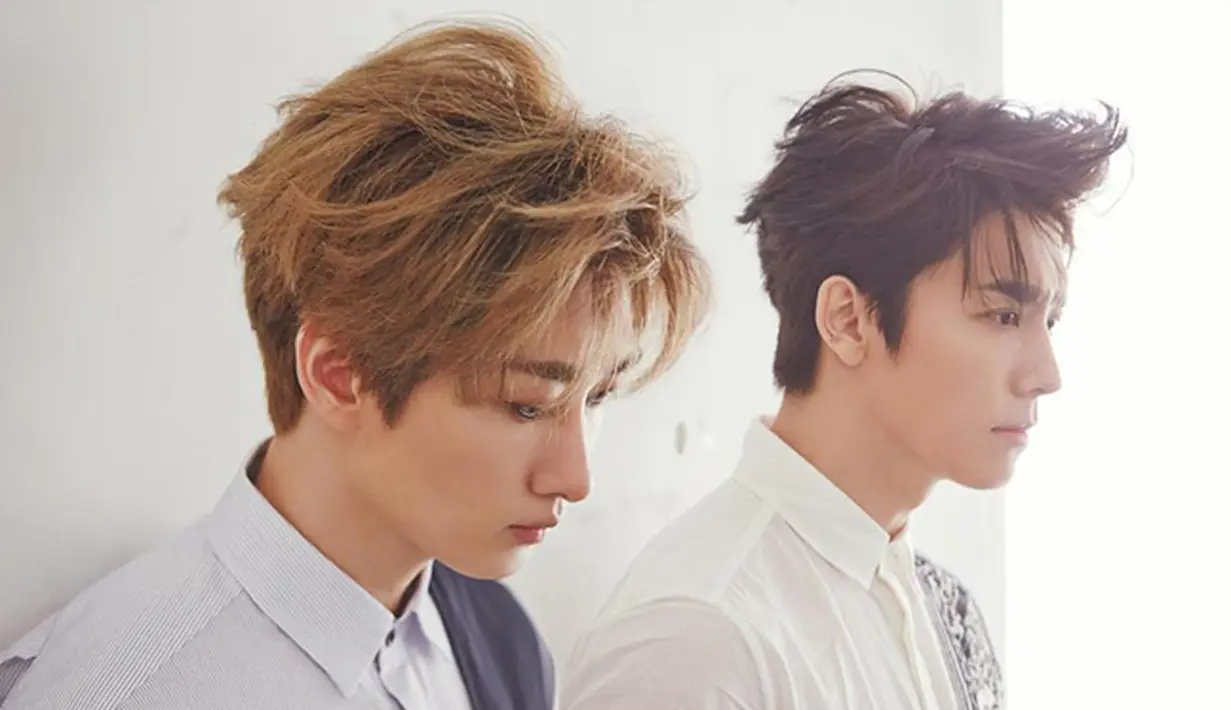 Dalam teaser fotonya, dua member Super Junior yang dikenal bersahabat dekat sejak lama ini pun menunjukkan pesona dan sisi yang lebih dewasa. (facebook.com/superjunior)