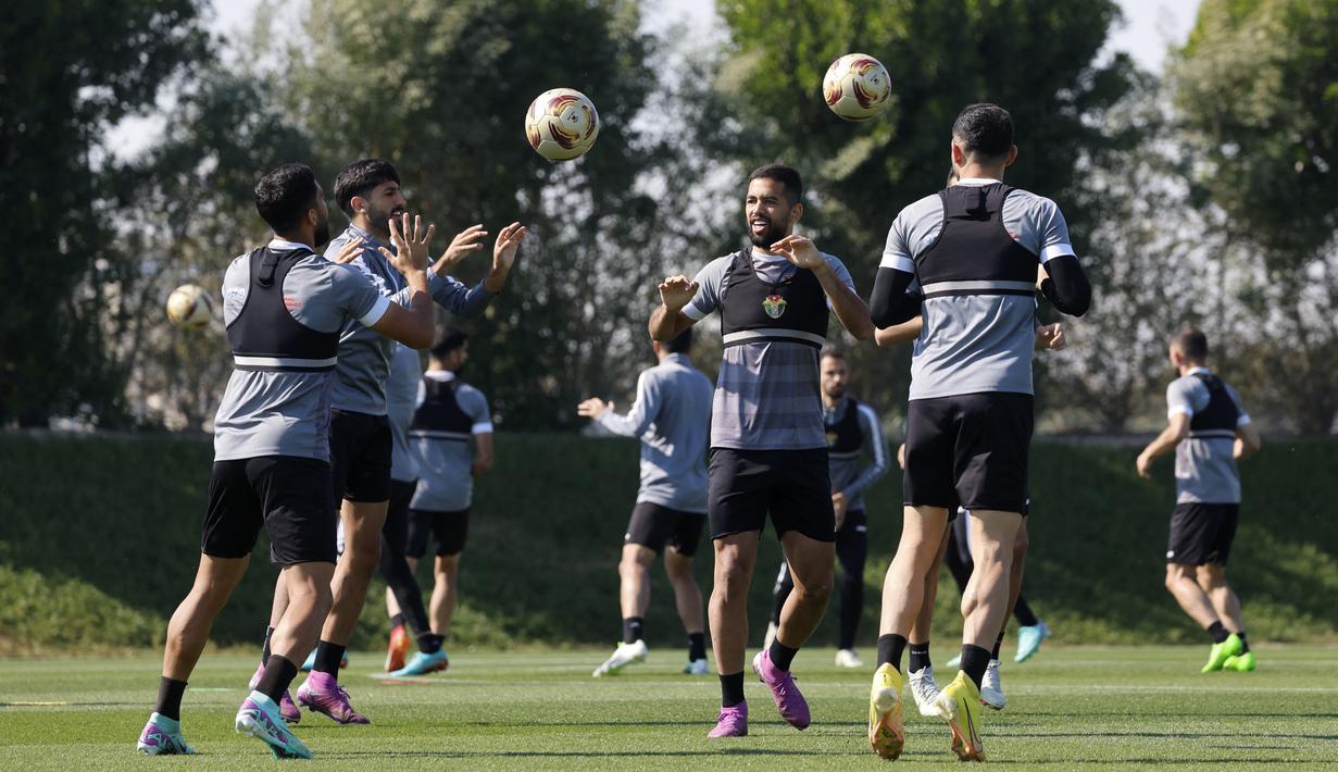 Tim berjuluk The Chivalrous ini berharap bisa mencetak sejarah dengan menjadi juara Piala Asia 2023. (AFP/Karim Jaafar)