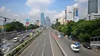 Jalan protokol menuju pusat perkantoran di wilayah Jakarta Pusat dan Jakarta Selatan terpantau lancar usai libur panjang Natal, Jakarta, Senin (28/12). (Liputan6.com/Yoppy Renato)