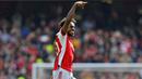 Pemain Arsenal, Nuno Tavares, melakukan selebrasi setelah mencetak gol ke gawang Manchester United  pada laga Liga Inggris di Stadion Emirates (23/4/2022). Nuno Tavares saat ini tengah dipinjamkan ke Marseille. Pemain asal Portugal itu kemungkinan masuk daftar jual pada akhir musim nanti. (AFP/Glyn Kirk)