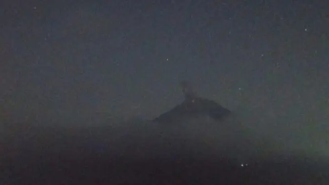 Semeru Erupsi 6 Kali, Letusan Terakhir Capai 800 Meter