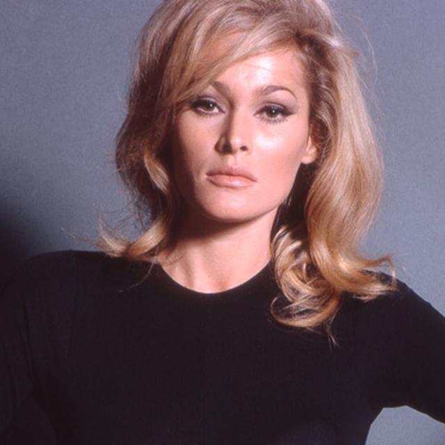 10 Gadis James Bond Paling Seksi Sepanjang Masa Showbiz Liputan6 Com