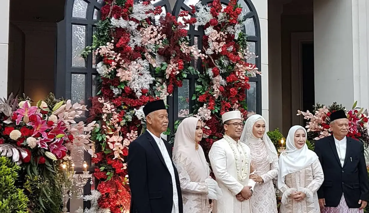 Dian Pelangi dan Sandy Nasution (Instagram/ghatie.rp)