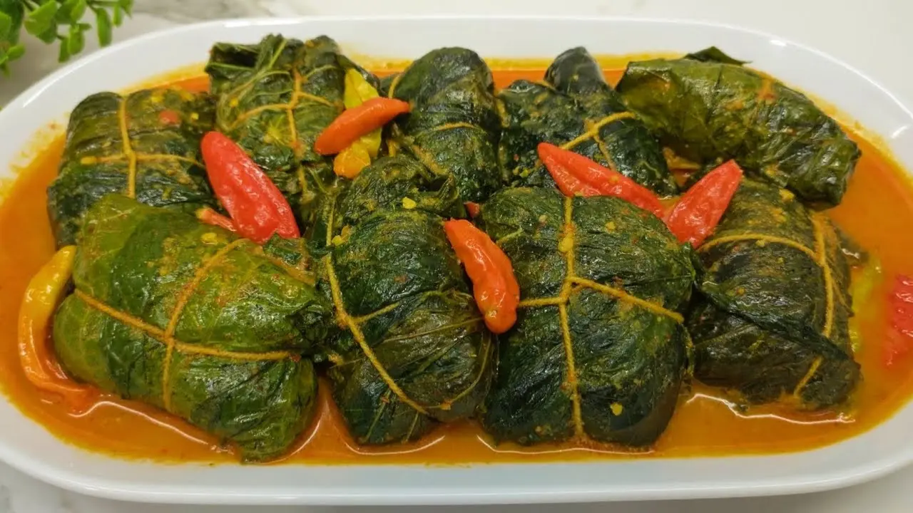 Bahan-bahan untuk Resep Buntil Daun Singkong Isi Teri