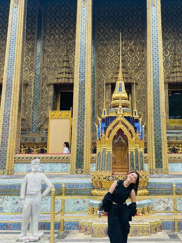 6 Potret Liburan  Ziva Magnolya  saat di Thailand, Gaya Stylish dan Kekinian Khas Gen Z