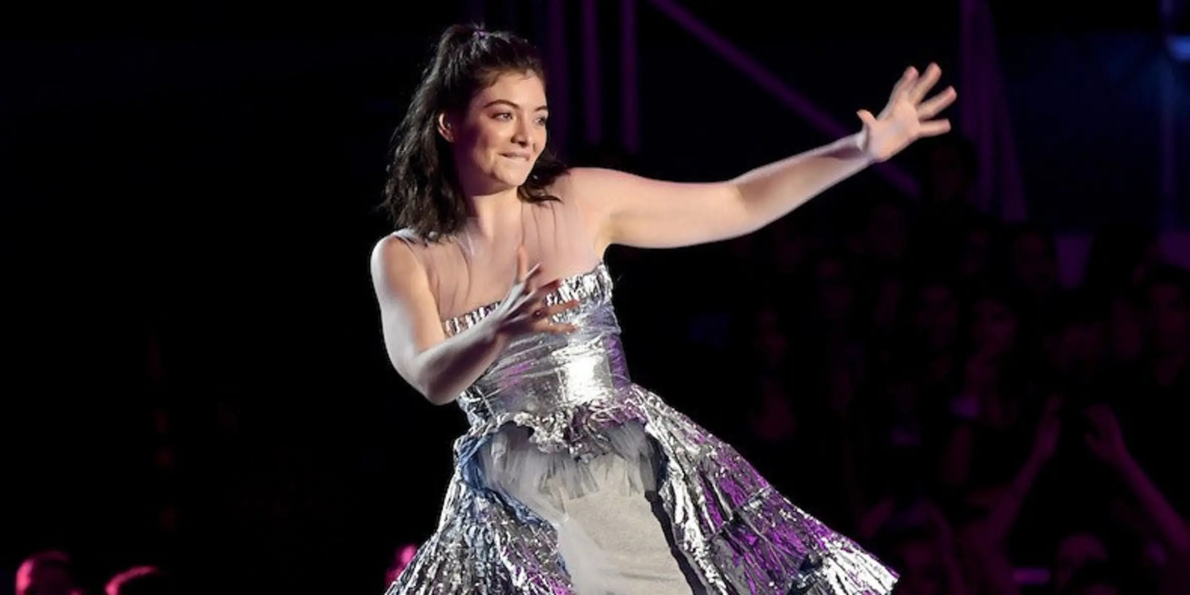 Lorde beraksi di panggung MTV Music Awards 2017 (FoxNews)