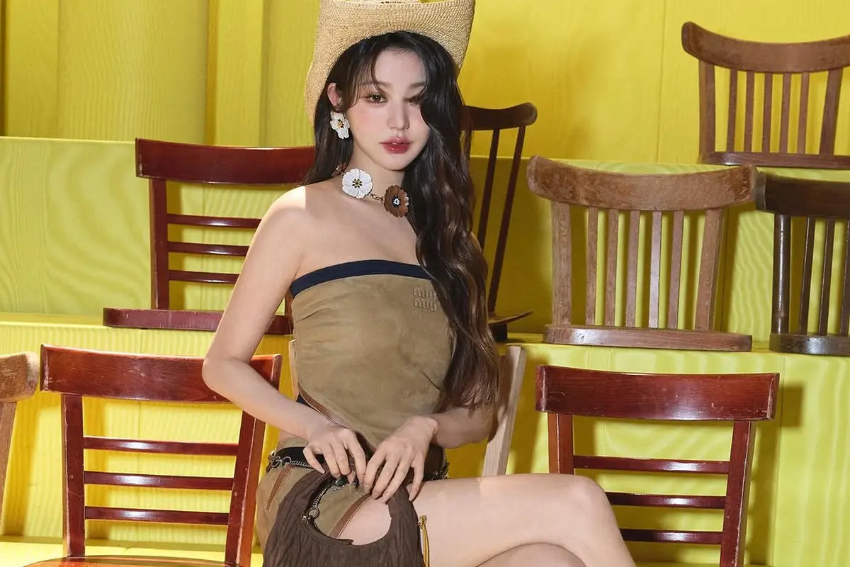 Didominasi Artis Muda, Gaya Jang Wonyoung IVE, Momo TWICE, hingga Ella Gross Meovv di Miu Miu F/W 2025 Show
