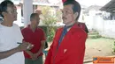 Citizen6, Lampung: Ketua Dewan Pimpinan Kabupaten (DPK) partai Keadilan dan Persatuan Indonesia (PKPI) Lampung Utara, Daran, BBA, saat memberikan keterangan Pers seputar program kerjanya usai pemilihan di Sekretariat PKPI, Sabtu (9/4). (Pengirim: Feaby Ha