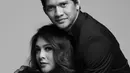 Audy Item dan Iko Uwais pun memilih konsep maternity photoshoot yang sederhana. Mereka memilih konsep dengan tema hitam putih. (Foto: instagram.com/audyitem)