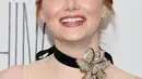 Emma Stone juga mewarnai rambutnya dari pirang kembali ke warna merahnya yang terkenal. (Dia Dipasupil / GETTY IMAGES NORTH AMERICA / Getty Images via AFP)