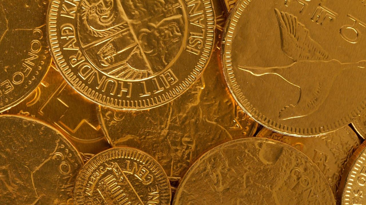 Ilustrasi Cokelat Emas