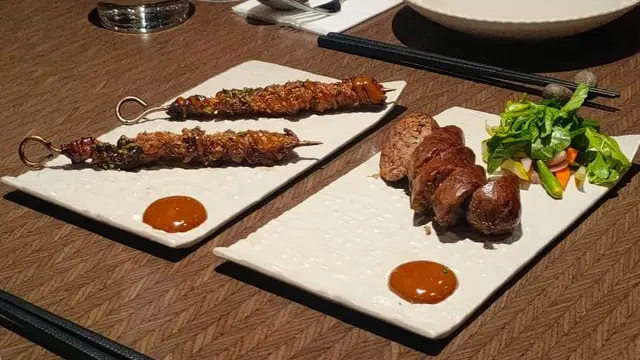 Membawa Makanan Batak dari Lapo Pinggir Jalan ke Ruangan Mewah Berkonsep Fine Dining.