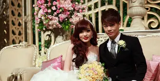 Salah satu personel girlband Cherrybelle, Margareth Angelina atau akrab disapa Angel Cherrybelle baru saja melangkah ke pelaminan dengan kekasihnya, Rudy alias Ming pada Minggu, 15 November 2015. (Deki Prayoga/Bintang.com)