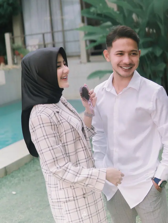 6 Potret Ghea Youbi Pakai Hijab, Penampilannya Bikin Pangling
