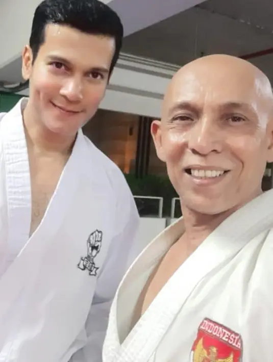 Tak hanya melakukan perawatan wajah, Adam selalu meluangkan waktunya untuk  berolahraga salah satunya bela diri. (Liputan6.com/IG/@adam_jordanreal)