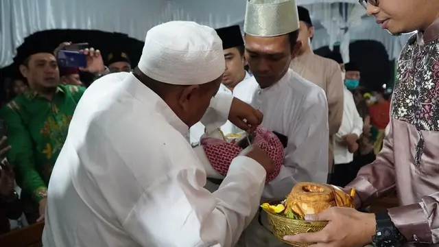 6 Momen Akikah dan Khitan Anak Ustaz Abdul Somad yang Baru Lahir