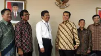 Acara tersebut disaksikan jajaran direksi dan komisaris PT Pindad di kantor Kementerian BUMN, Jakarta, Senin (22/12/2014).(Liputan6.com/Miftahul Hayat)