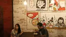 Pengunjung sedang menikmati makanan khas Jepang di rumah makan Yoisho Ramen, Jakarta Selatan. Rumah makan yang berada di kawasan Gunawarman ini menyajikan menu ramen otentik. (Liputan6.com/Fery Pradolo)