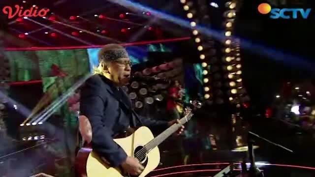 Saksikan Konser Malam Puncak 26 selengkapnya di www.sctv.co.id 
Simak penampilan Iwan Fals dan The Dance Icon Indonesia yang membawakan lagu berjudul "Hio" di Konser Malam Puncak 26 SCTV