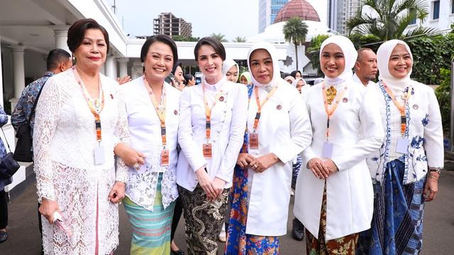 6 Potret Arumi Bachsin Dilantik Sebagai Ketua Dekranasda, Terhormat Kemballi Emban Amanah