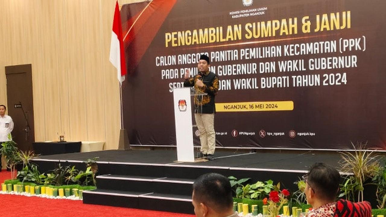 KPU Jatim melantik ribuan PPK Pilkada 2024. (Istimewa)