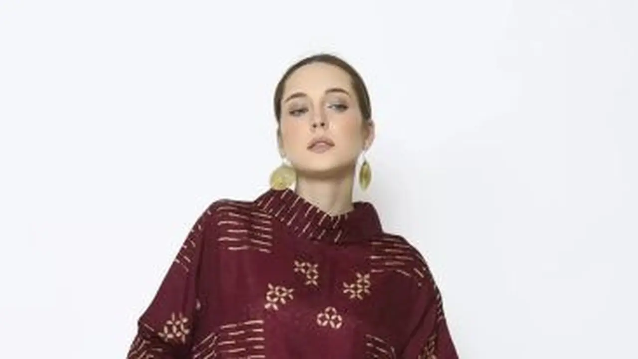 Inspirasi Batik Tunik Modis untuk ke Kantor dan Kondangan, Tampil Anggun dan Nyaman di Setiap Kesempatan