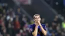 Ekspresi kekecewaan pemain belakang Timnas Belanda, Stefan de Vrij, usai dikalahkan Republik Ceko di laga kualifikasi Piala Eropa 2016 grup A di Generali Arena Praha, (9/9/2014). (REUTERS/David W Cerny)