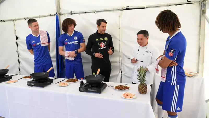 Serunya Penggawa Chelsea Belajar Masak Kwetiau