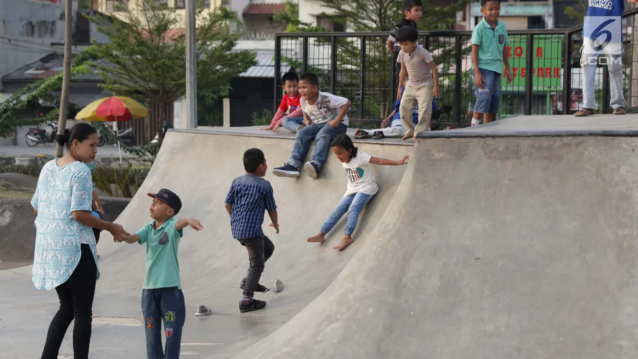 Keceriaan Anak Anak Bermain di RPTRA Kalijodo