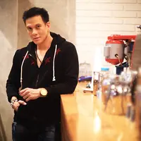  Nama Bertrand Antolin semakin melambung berkat sinetron berjudul Sephia. (Ruswanto/Bintang.com)