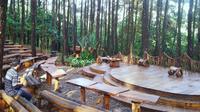 Teater Terbuka di Hutan Pinus Mangunan yang hits di media sosial (topsy.fr)