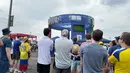 Suporter dari berbagai negara menyaksikan pertandingan melalui layar raksasa di area Fan Zone MetLife Stadium saat laga Prancis melawan Swedia pada babak 32 besar Piala Dunia 2026 di New York, New Jersey, Amerika Serikat, Selasa (30/6/2026) waktu setempat atau Rabu (1/7/2026) dini hari WIB. Fan Zone menjadi titik berkumpul penggemar yang belum masuk ke dalam stadion. (KLY Sports/Hery Kurniawan)
