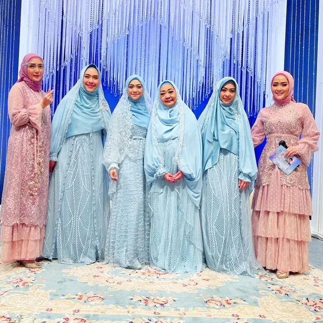 7 Momen Pengajian Ria Ricis Jelang Pernikahan, Penuh Haru Bahagia