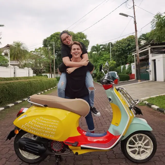 Ussy Sulistiawaty dan Andhika Pratama