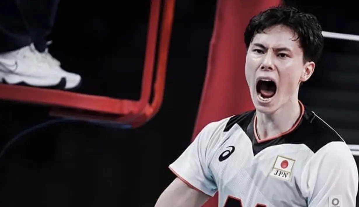 Pria kelahiran 2001 ini memiliki tinggi 188 cm dengan berat 72 kg. Lahir di Kyoto, Japan kini Ran Takahashi memiliki posisi Wing spiker/Outside hitter dengan nomer punggung 21 di tim nasional Voli Jepang. Dok. Instagram @rantakahashi_volleyball_21