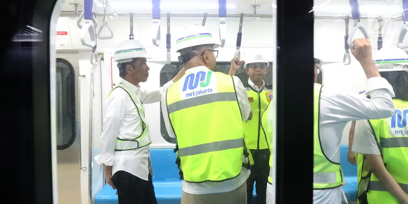 Jokowi mencoba kereta mrt menuju stasiun lebak bulus