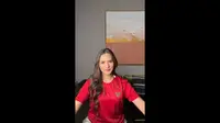 Cantiknya Raisa Pakai Jersey Timnas Indonesia Hadiah dari PSSI, Doakan Egy Maulana Vikri dkk Juara Piala AFF 2020