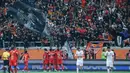 Pemain Persija Jakarta merayakan gol yang dicetak oleh Bruno Tubarao ke gawang Bali United dalam lanjutan BRI Super League 2025/2026 di Jakarta International Stadium (JIS), Minggu (14/9/2025) malam WIB. (Bola.com/M Iqbal Ichsan)