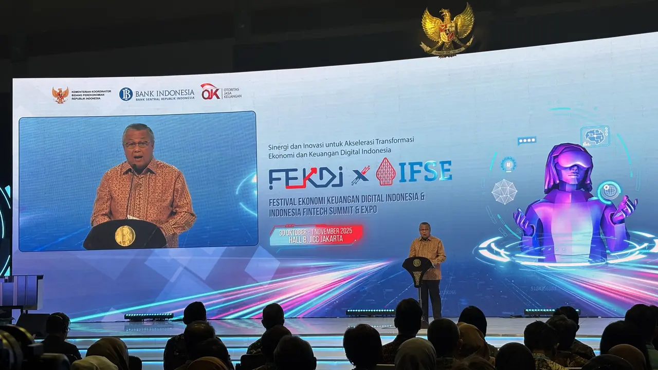 Gubernur BI Perry Warjiyo dalam acara FEKDI dan IFSE 2025, di JCC, Jakarta, Kamis (30/10/2025). (Foto: Liputan6.com/Tira Santia)