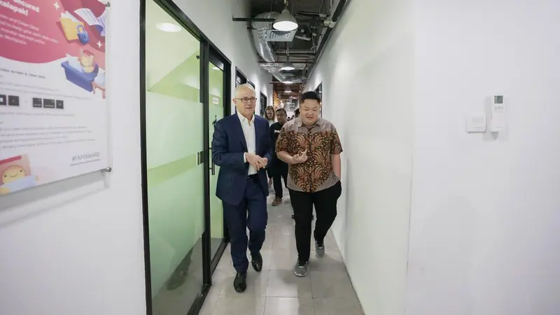 Perdana Menteri Australia ke-29, Malcolm Turnbull mengunjungi kantor Bukalapak untuk mengenal lebih jauh berbagai inovasi Bukalapak.