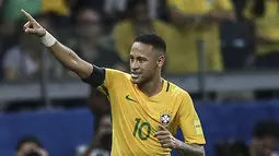 Pemain Brazil, Neymar mencatatkan namanya sebagai salah satu peraih FIFA Puskas Award yaitu  pada tahun 2011, Neymar mengalahkan Lionel Messi dan Wayne Rooney. (EPA/Fernando Bizerra)