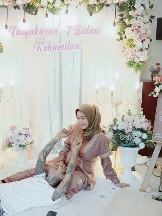 Young Lex dan istri (Foto: Instagram/@eriskanakesya)