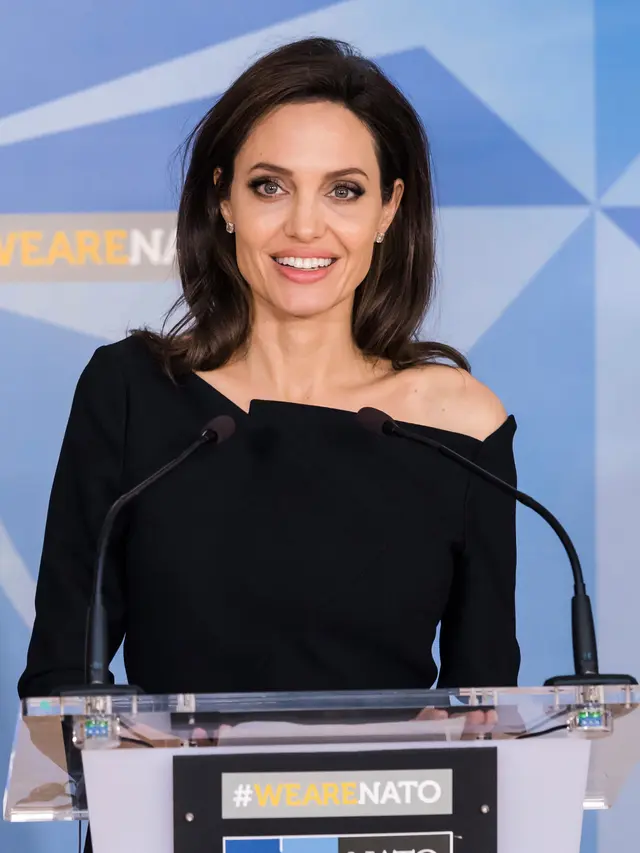 Angelina Jolie