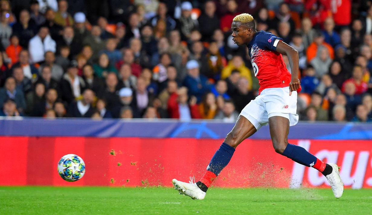 2. Victor Osimhen (Lille) - Osimhen sedang menarik perhatian dengan performanya bersama klub asal Prancis tersebut musim ini. Sejauh ini, ia sudah mengantongi total sembilan gol dari 17 penampilannya di ajang Ligue 1. (AFP/Jose Jordan)