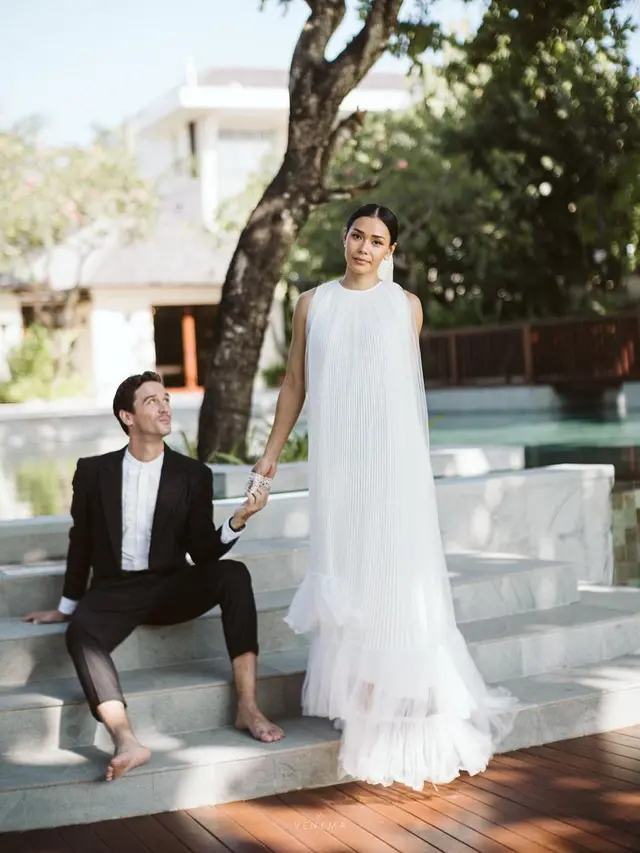 7 Potret Prewedding Adinia Wirasti dan Michael Wahr yang Baru Diungkap ke Publik