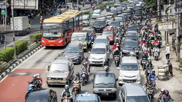 20170525-Kemacetan Terminal Kampung Melayu Menuju Jatinegara-Fanani
