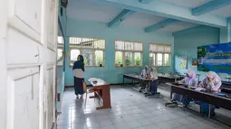 Memasuki tahun ajaran 2025/2026 jumlah murid baru baru di SMA Muhammadiyah 1 Depok hanya berjumlah empat orang. (merdeka.com/Arie Basuki)