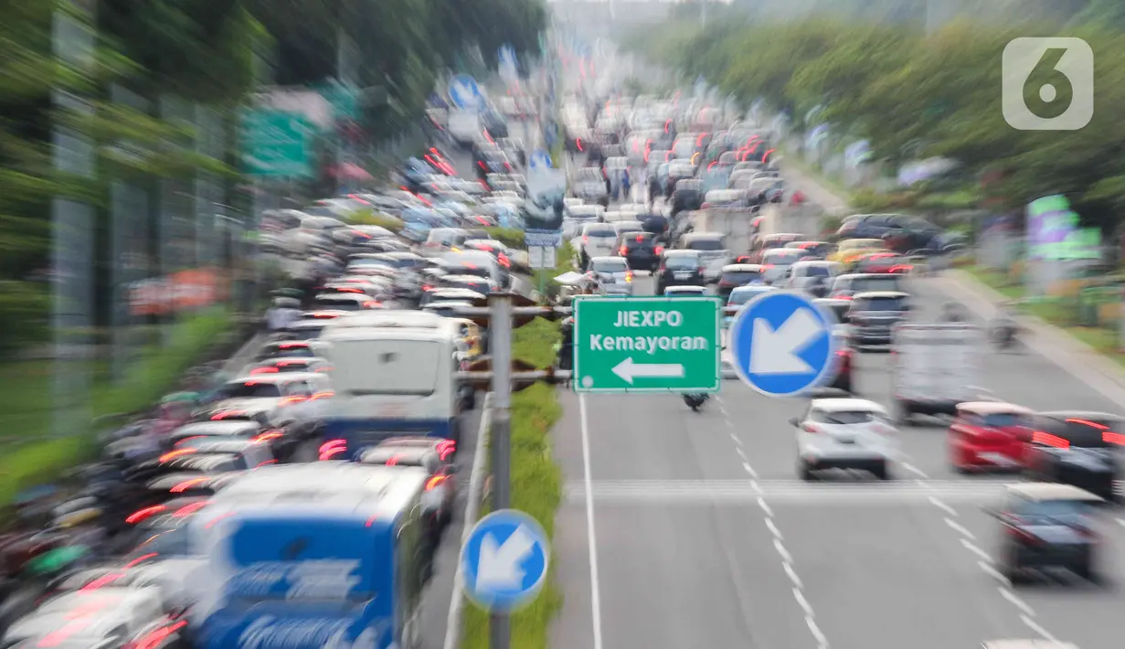 Jakarta Fair Kemayoran 2023 digelar selama 33 hari hingga 16 Juli 2023 mendatang.  (Liputan6.com/Herman Zakharia)