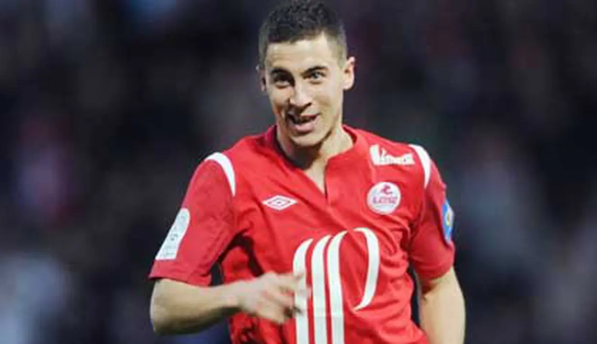 Selebrasi gelandang Lille asal Belgia Eden Hazard usai menjebol gawang Caen dalam lanjutan Ligue 1 di Lille Metropole Stadium, 2 April 2011. AFP PHOTO / DENIS CHARLET 