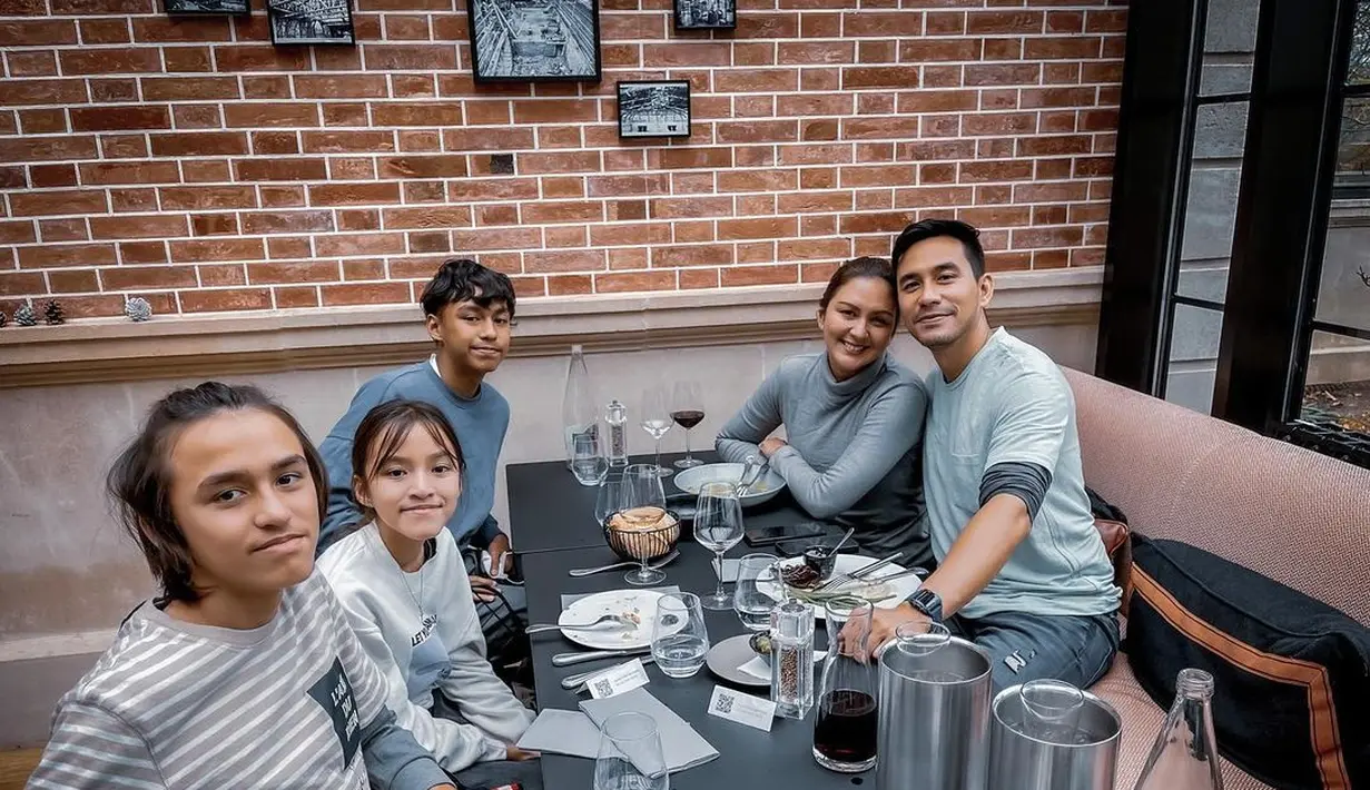 Donna Agnesia dan Darius Sinathrya (Instagram/dagnesia)